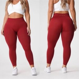 NVGTN Carmine Solid Seamless